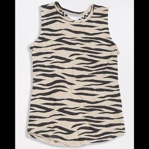 24/7 Maurice’s Tank